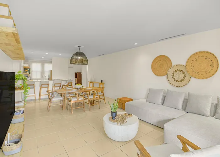Palma Serena Condo, Pools & Near Apartment *
