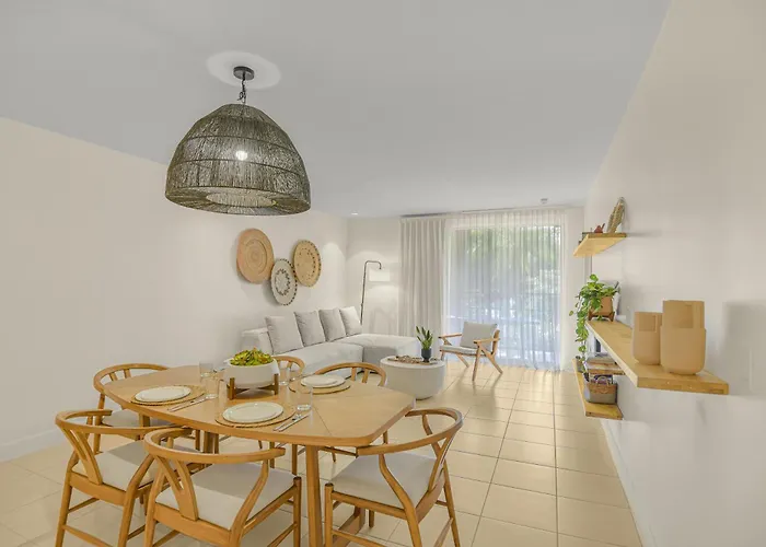 Palma Serena Condo, Pools & Near Apartment Coco
