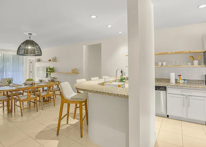 Palma Serena Condo, Pools & Near Coco